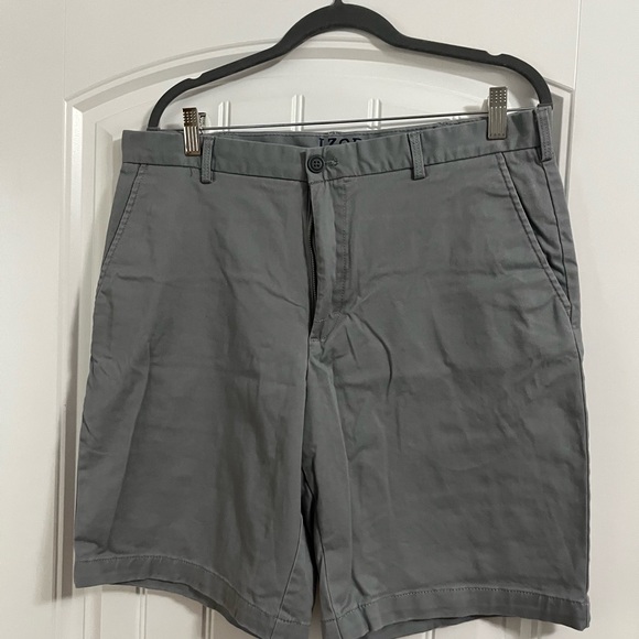 Grey Izod shorts - Picture 2 of 2